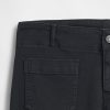 Lange und schmale Twill-Hose mit niedriger Leibhöhe
