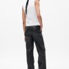Lockere Hose aus veganem Leder mit mittlerer Leibhöhe Lockere Hose aus veganem Leder mit mittlerer Leibhöhe