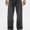 Lockere Jeans im 90er-Jahre-Stil Lockere Jeans im 90er-Jahre-Stil