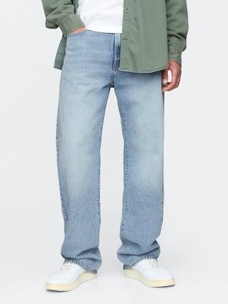 Lockere Jeans im 90er-Jahre-Stil