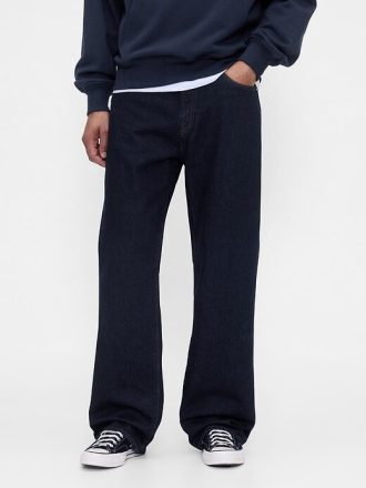 Lockere Jeans im 90er-Jahre-Stil