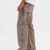 Lockere Jeans im 90er-Jahre-Stil Lockere Jeans im 90er-Jahre-Stil