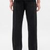 Lockere Jeans im 90er-Jahre-Stil Lockere Jeans im 90er-Jahre-Stil