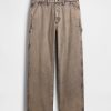 Lockere Jeans im 90er-Jahre-Stil Lockere Jeans im 90er-Jahre-Stil