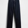 Lockere Jeans im 90er-Jahre-Stil Lockere Jeans im 90er-Jahre-Stil