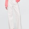Lockere Jeans im Stil der 90er mit mittelhohem Bund Lockere Jeans im Stil der 90er mit mittelhohem Bund