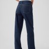 Lockere Jeans im Stil der 90er mit mittelhohem Bund Lockere Jeans im Stil der 90er mit mittelhohem Bund