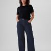 Lockere Jeans im Stil der 90er mit mittelhohem Bund Lockere Jeans im Stil der 90er mit mittelhohem Bund