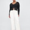 Lockere Jeans im Stil der 90er mit mittelhohem Bund Lockere Jeans im Stil der 90er mit mittelhohem Bund