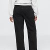Lockere Jeans im Stil der 90er mit mittelhohem Bund Lockere Jeans im Stil der 90er mit mittelhohem Bund
