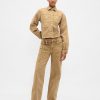Lockere Jeans mit niedrigem Bund im 90er-Stil mit Mikrogürtel Lockere Jeans mit niedrigem Bund im 90er-Stil mit Mikrogürtel