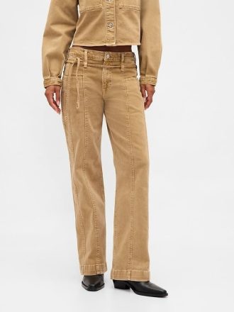 Lockere Jeans mit niedrigem Bund im 90er-Stil mit Mikrogürtel