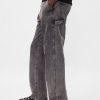Lockere Zimmermannsjeans im 90er-Jahre-Stil Lockere Zimmermannsjeans im 90er-Jahre-Stil