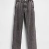Lockere Zimmermannsjeans im 90er-Jahre-Stil Lockere Zimmermannsjeans im 90er-Jahre-Stil