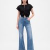 Lässige Schlagjeans mit hohem Bund Lässige Schlagjeans mit hohem Bund