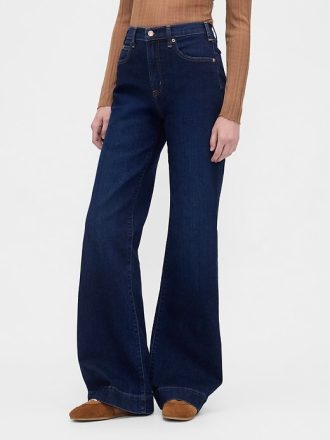Lässige Schlagjeans mit hohem Bund