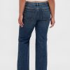 Lässige Schlagjeans mit mittelhohem Bund Lässige Schlagjeans mit mittelhohem Bund