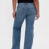 Lässige Schlagjeans mit mittelhohem Bund Lässige Schlagjeans mit mittelhohem Bund