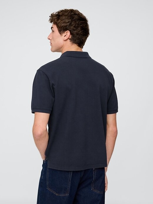 Lässiges Piqué-Poloshirt Lässiges Piqué-Poloshirt