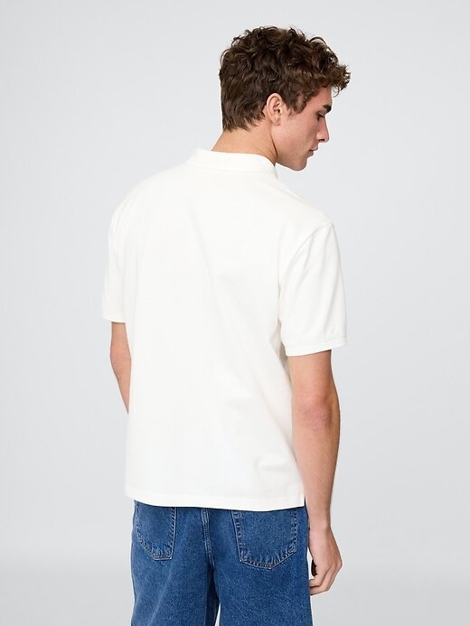 Lässiges Piqué-Poloshirt Lässiges Piqué-Poloshirt