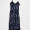 Maxi-Slip-Kleid mit Spitzenbesatz Maxi-Slip-Kleid mit Spitzenbesatz