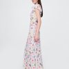 Maxikleid aus Crêpe mit V-Ausschnitt und Spitzenbesatz Maxikleid aus Crêpe mit V-Ausschnitt und Spitzenbesatz