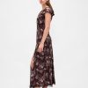 Maxikleid aus Crêpe mit V-Ausschnitt und Spitzenbesatz Maxikleid aus Crêpe mit V-Ausschnitt und Spitzenbesatz