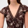 Maxikleid aus Crêpe mit V-Ausschnitt und Spitzenbesatz Maxikleid aus Crêpe mit V-Ausschnitt und Spitzenbesatz