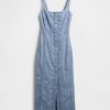 Maxikleid aus Denim mit Knopfleiste und Nähten Maxikleid aus Denim mit Knopfleiste und Nähten