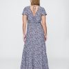 Maxikleid aus Krepp mit V-Ausschnitt und Stufen Maxikleid aus Krepp mit V-Ausschnitt und Stufen