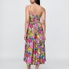 Maxikleid mit Blumenmuster und V-Ausschnitt Maxikleid mit Blumenmuster und V-Ausschnitt