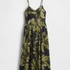 Maxikleid mit Blumenmuster und V-Ausschnitt Maxikleid mit Blumenmuster und V-Ausschnitt