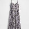 Maxikleid mit Blumenmuster und V-Ausschnitt Maxikleid mit Blumenmuster und V-Ausschnitt