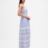 Maxikleid mit Spitzenbesatz