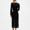 Maxikleid mit Spitzenärmeln