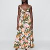 Maxikleid mit Stufendesign und Bindeband vorn Maxikleid mit Stufendesign und Bindeband vorn