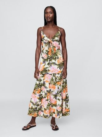 Maxikleid mit Stufendesign und Bindeband vorn