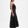 Maxikleid mit Stufendesign und Bindeband vorn Maxikleid mit Stufendesign und Bindeband vorn
