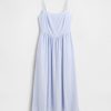 Maxikleid mit tiefer Taille Maxikleid mit tiefer Taille