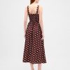 Maxikleid mit tiefer Taille und Nähten