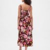 Maxikleid mit tiefer Taille und Nähten