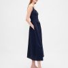 Maxikleid mit tiefer Taille und Nähten