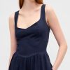 Maxikleid mit tiefer Taille und Nähten