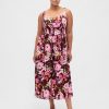 Maxikleid mit tiefer Taille und Nähten