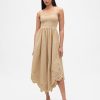 Midikleid aus gemischten Materialien mit Taschentuchsaum