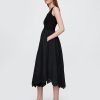 Midikleid aus gemischten Materialien mit Taschentuchsaum