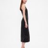 Midikleid mit Knopfleiste und Nähten