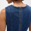 Mini-Etuikleid aus Denim Mini-Etuikleid aus Denim