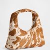 Mini-Slouchy-Tasche aus Kalbshaar mit Kuh-Print