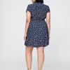 Minikleid aus Crêpe mit Blumenmuster Minikleid aus Crêpe mit Blumenmuster